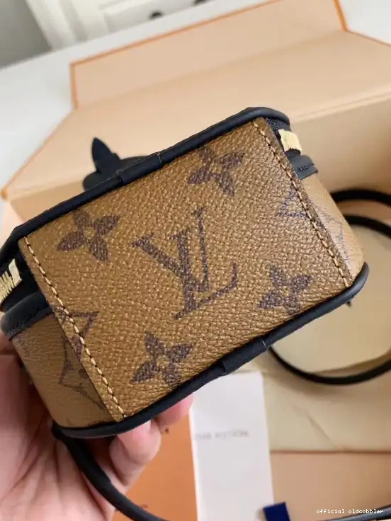 Official oldcobbler VUITTON MINI LOUIS BOITE CHAPEAU 0515